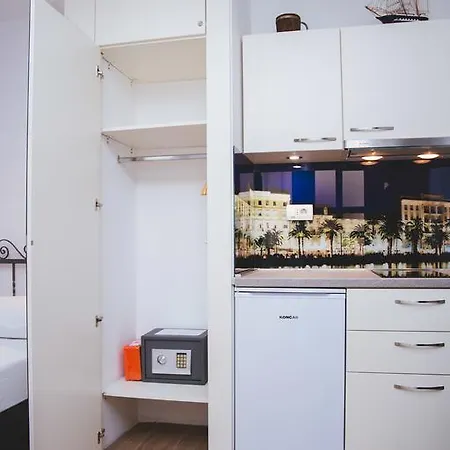 Felix Apartment Split